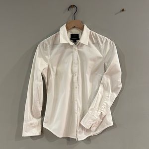 J. Crew organic cotton slim fir oxford button down - size 4